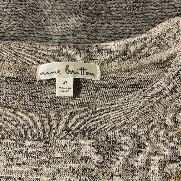 Lightweight sweater size L. Color is similar to Heather gray/tan - Picture 2 of 3